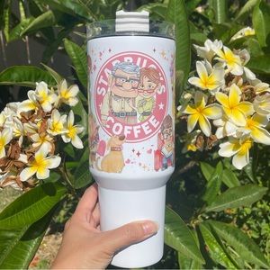 Disney Carl and Ellie 40 oz Double-wall vacuum insulation Tumbler with s…